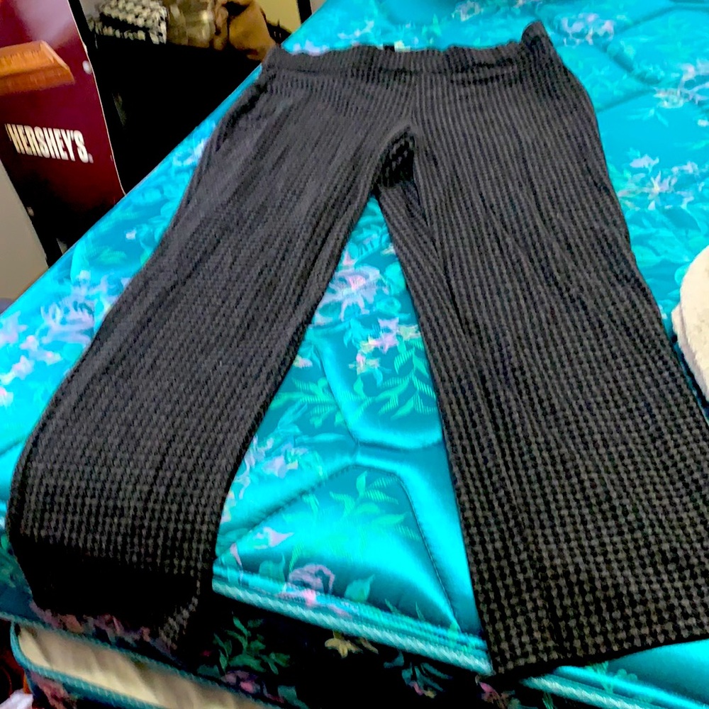 Black and Gray Houndstooth  Stretch Pants